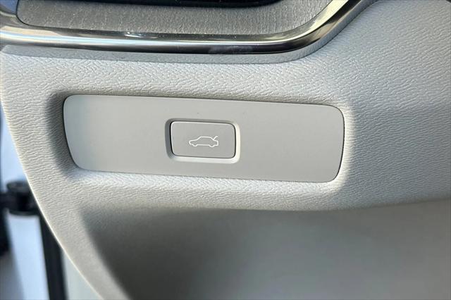 2024 Volvo S60 B5 Plus Dark Theme