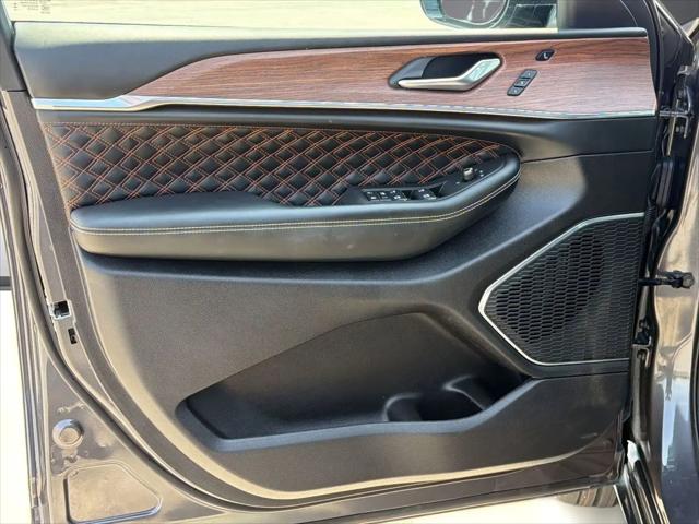 2025 Jeep Grand Cherokee L Summit 4x4