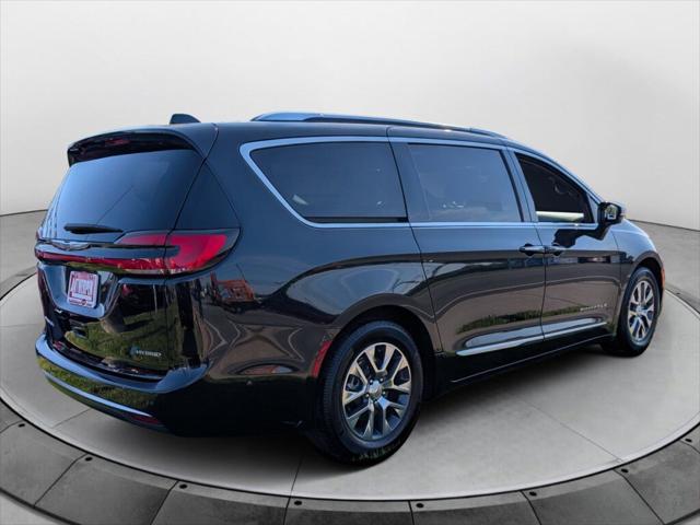 2021 Chrysler Pacifica Hybrid Pinnacle 2021 Chrysler Pacifica Hybrid Pinnacle