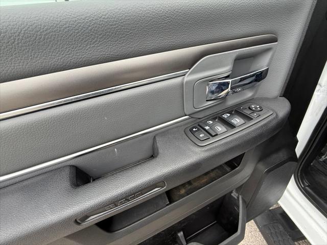 2023 Ram 1500 Classic SLT Crew Cab 4x4 5'7" Box