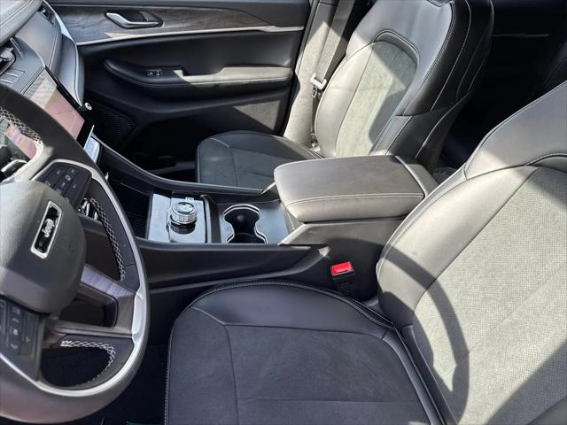 2026 Jeep Grand Cherokee Altitude 4x2