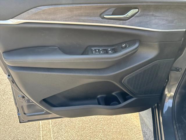 2026 Jeep Grand Cherokee Altitude 4x2