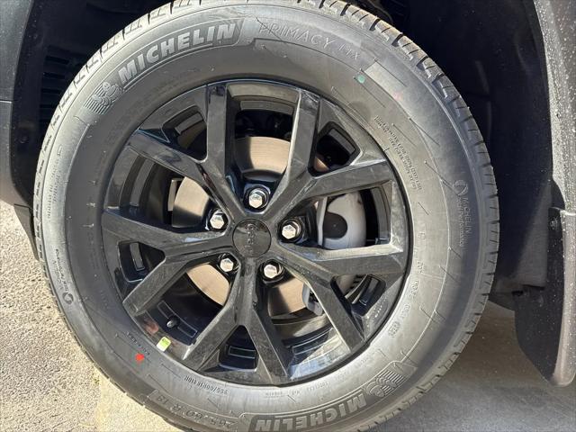 2026 Jeep Grand Cherokee Altitude 4x2