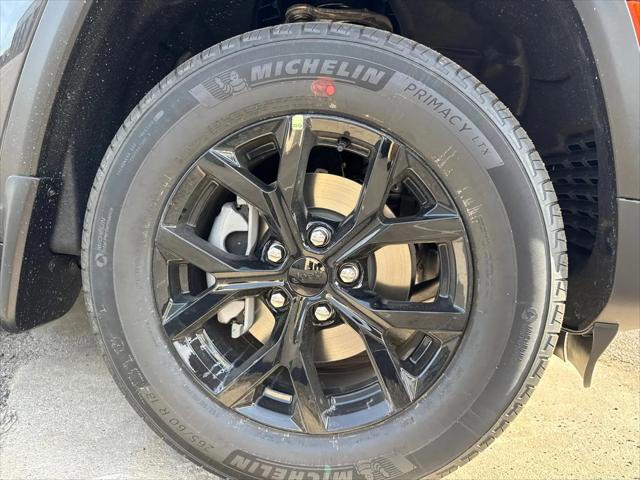 2026 Jeep Grand Cherokee Altitude 4x2