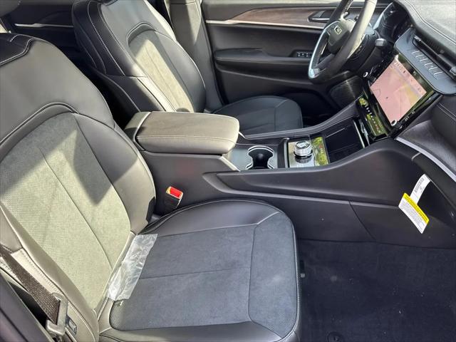 2026 Jeep Grand Cherokee Altitude 4x2