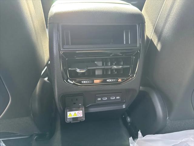 2026 Jeep Grand Cherokee Altitude 4x2