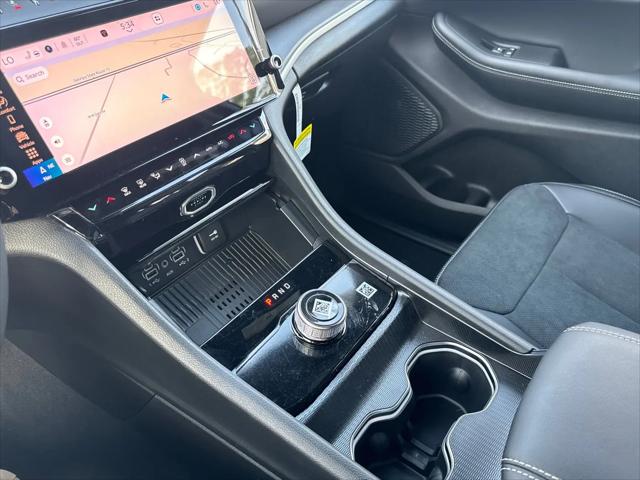 2026 Jeep Grand Cherokee Altitude 4x2