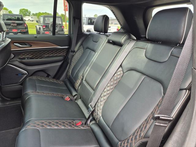 2023 Jeep Grand Cherokee Summit 4x4