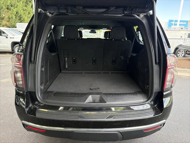 2024 Chevrolet Suburban 4WD LT