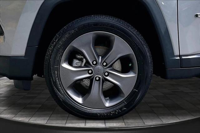 2022 Jeep Compass Latitude Lux 4x4