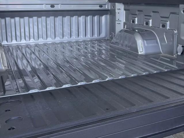2024 Chevrolet Silverado 1500 4WD Crew Cab Short Bed LT with 2FL