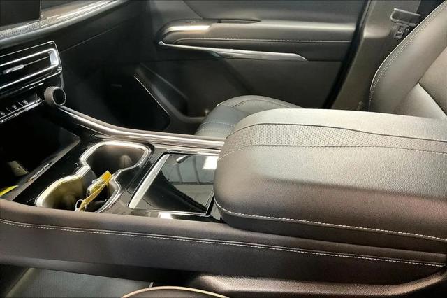 2025 Chevrolet Traverse AWD High Country