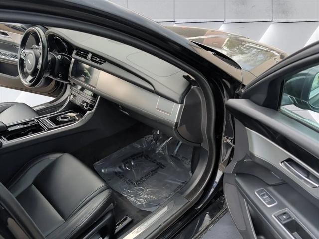 2020 Jaguar XF 25t Premium AWD Automatic