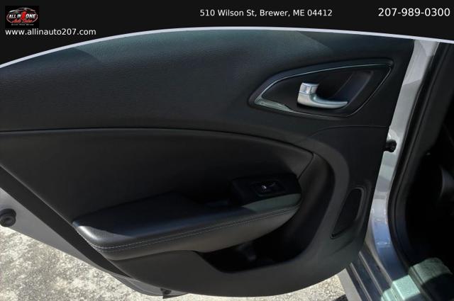 2015 Chrysler 200 S