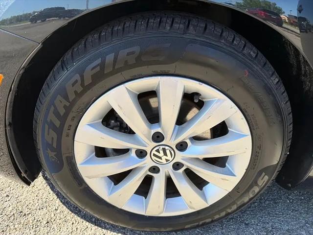 2014 Volkswagen Beetle 1.8T Entry