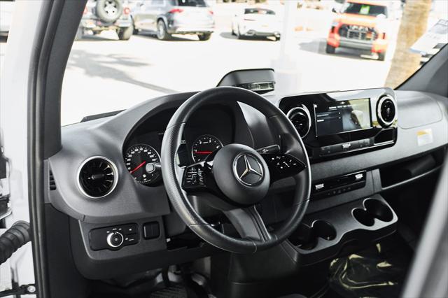 2025 Mercedes-Benz Sprinter 2500 Standard Roof 4-Cyl Diesel