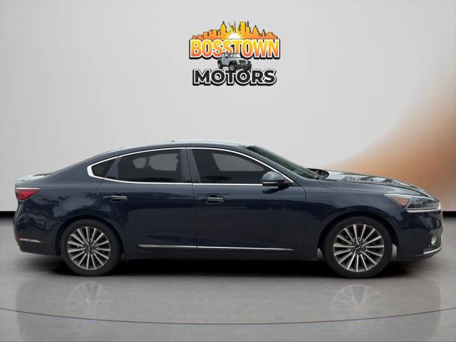 2017 Kia Cadenza Premium