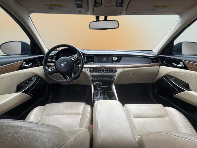 2017 Kia Cadenza Premium