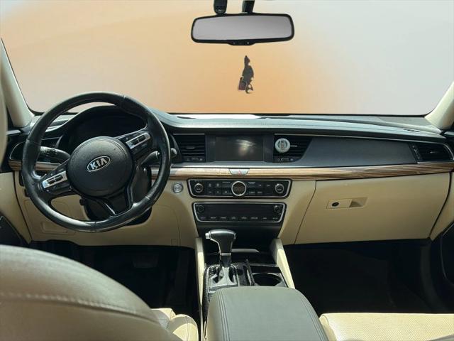 2017 Kia Cadenza Premium
