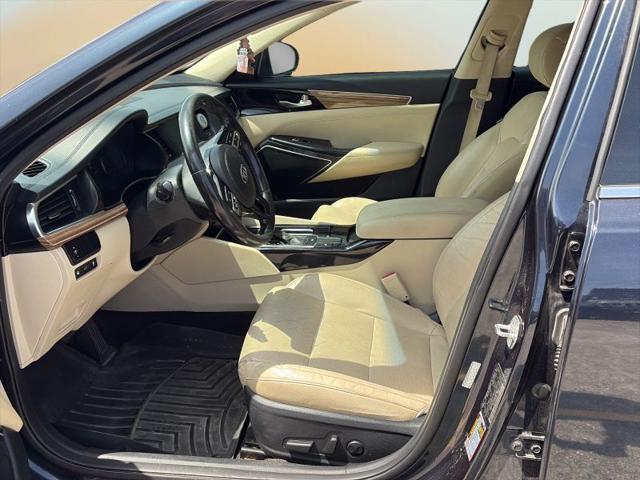 2017 Kia Cadenza Premium