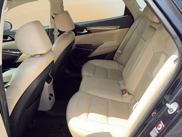2017 Kia Cadenza Premium
