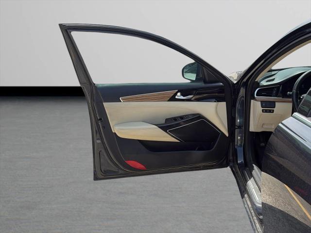 2017 Kia Cadenza Premium
