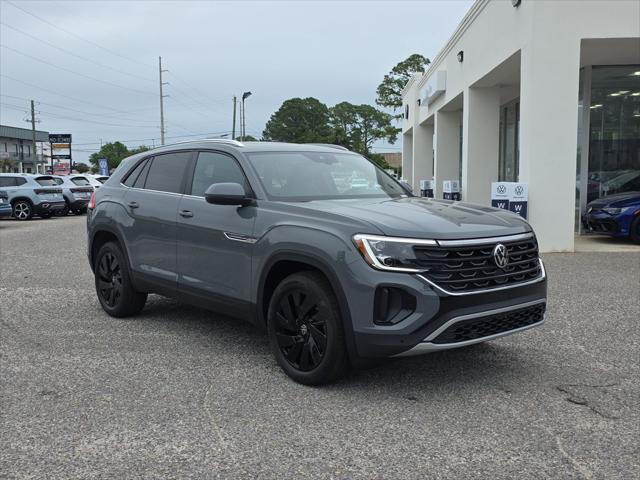 2026 Volkswagen Atlas Cross Sport SE with Technology