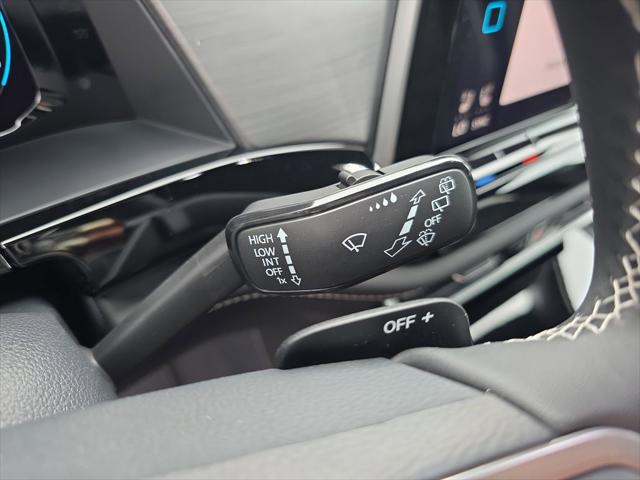 2026 Volkswagen Atlas Cross Sport SE with Technology