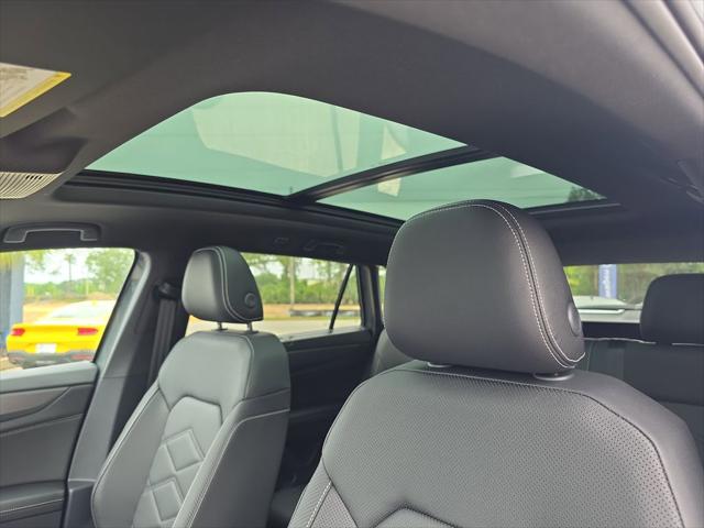 2026 Volkswagen Atlas Cross Sport SE with Technology