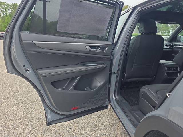 2026 Volkswagen Atlas Cross Sport SE with Technology