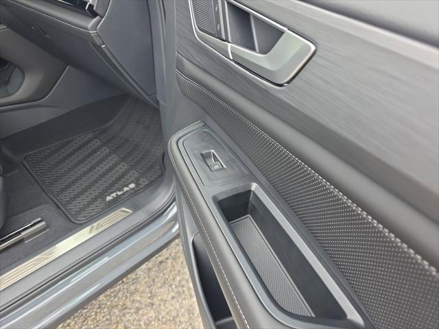 2026 Volkswagen Atlas Cross Sport SE with Technology