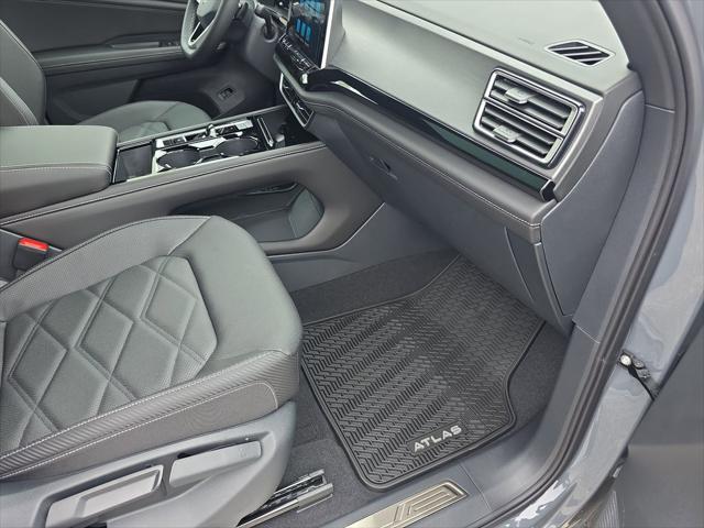 2026 Volkswagen Atlas Cross Sport SE with Technology