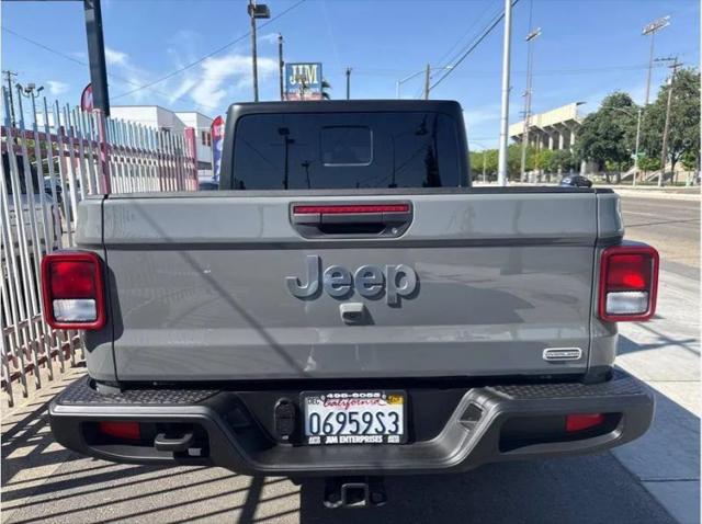 2022 Jeep Gladiator Overland
