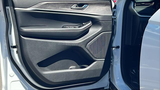 2026 Jeep Grand Cherokee L Altitude 4x4