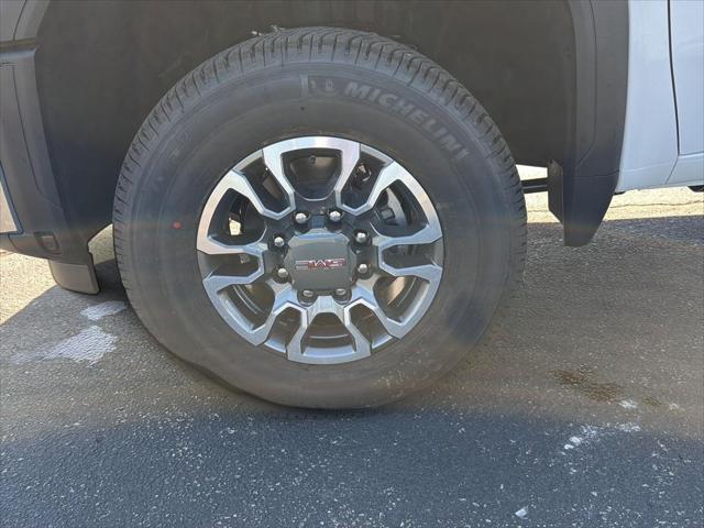2026 GMC Sierra 3500HD Crew Cab, Long Bed, SLE, 4WD