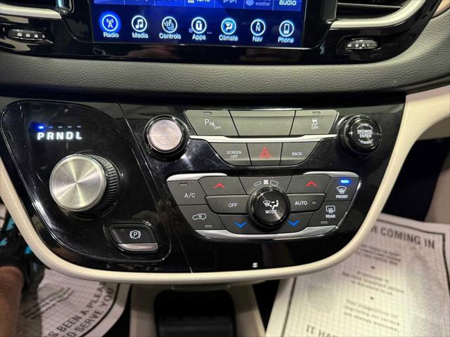 2017 Chrysler Pacifica Touring-L