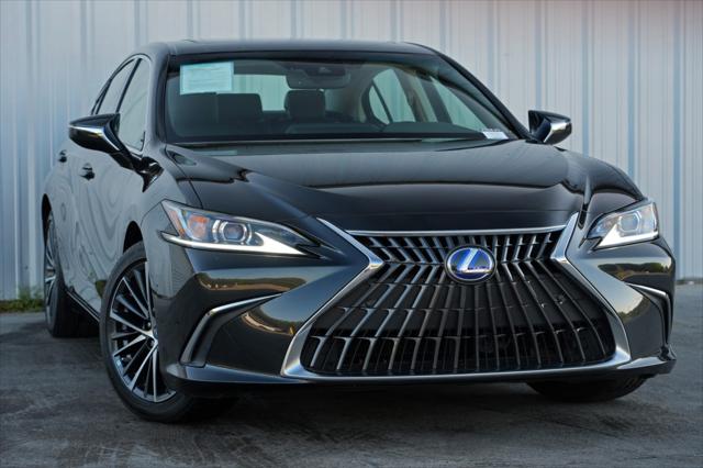 2022 Lexus ES 300h ES 300h w/ Premium Package