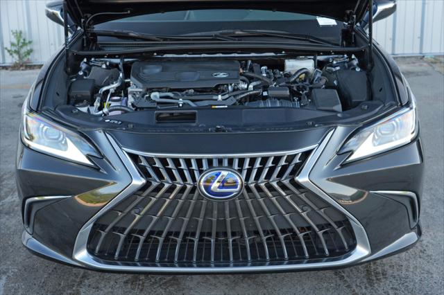 2022 Lexus ES 300h ES 300h w/ Premium Package