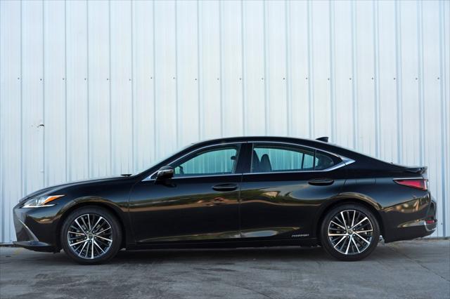 2022 Lexus ES 300h ES 300h w/ Premium Package