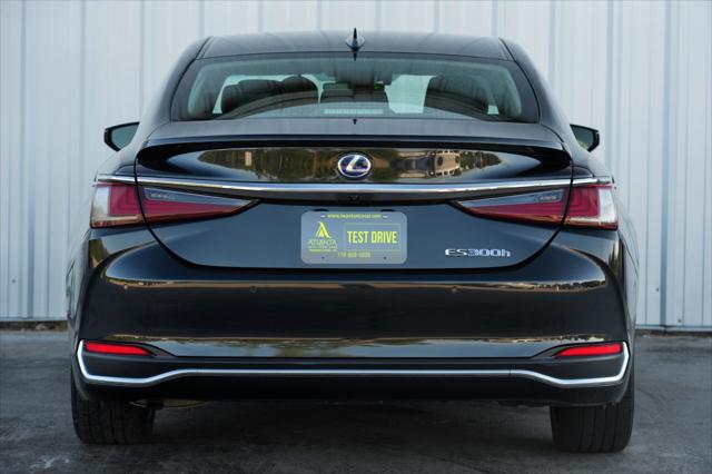 2022 Lexus ES 300h ES 300h w/ Premium Package