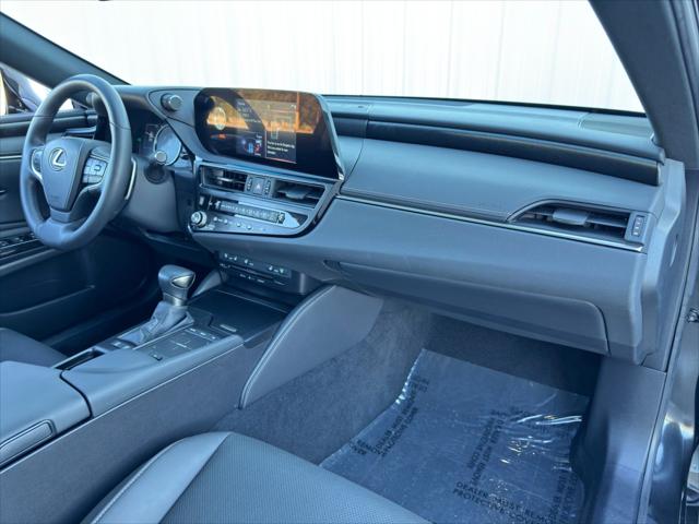 2022 Lexus ES 300h ES 300h w/ Premium Package