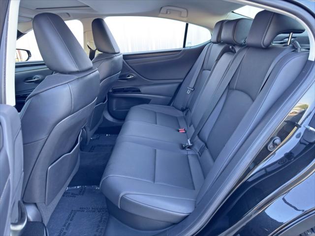 2022 Lexus ES 300h ES 300h w/ Premium Package