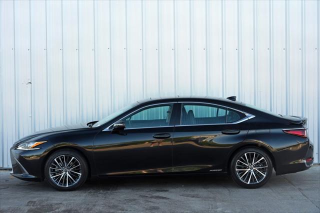 2022 Lexus ES 300h ES 300h w/ Premium Package