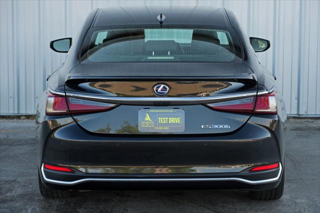 2022 Lexus ES 300h ES 300h w/ Premium Package
