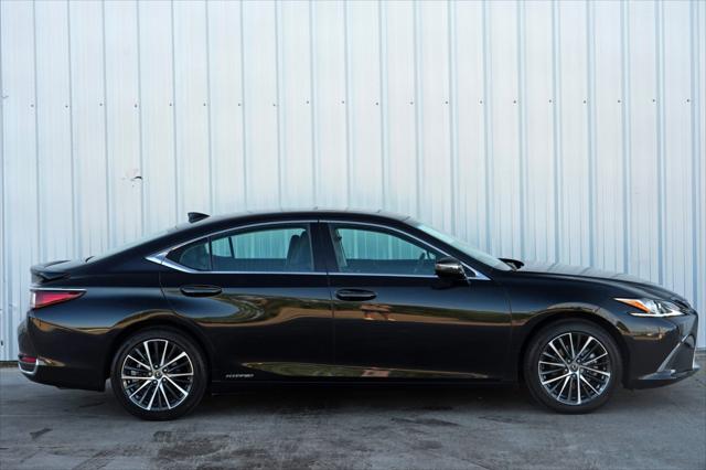 2022 Lexus ES 300h ES 300h w/ Premium Package
