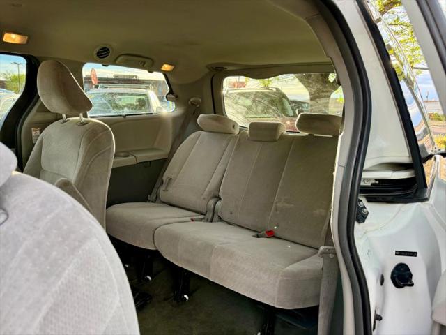 2015 Toyota Sienna LE 7 Passenger