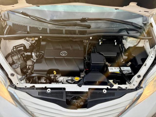 2015 Toyota Sienna LE 7 Passenger