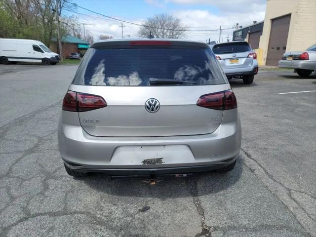 2015 Volkswagen Golf TDI S 4-Door