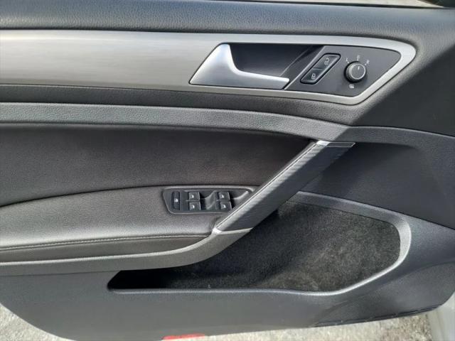 2015 Volkswagen Golf TDI S 4-Door