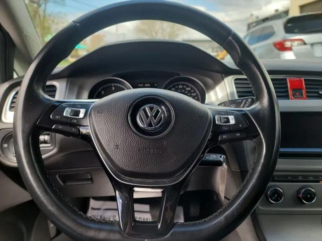 2015 Volkswagen Golf TDI S 4-Door